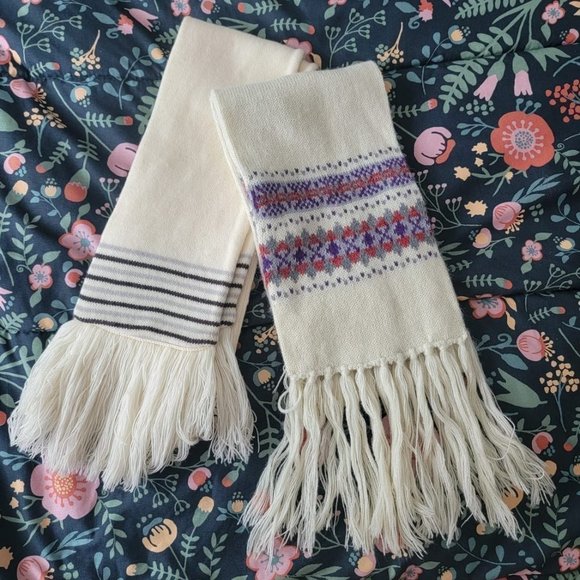 Vintage | Warm Knit Scarves with Tassels - Picture 1 of 6